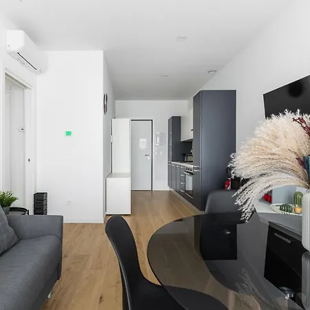 Silver Azzo Gardino N 9 Interno 4-3 *