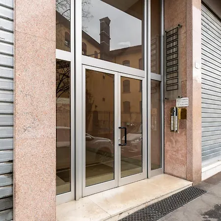 Silver Azzo Gardino N 9 Interno 4-3 ボローニャ
