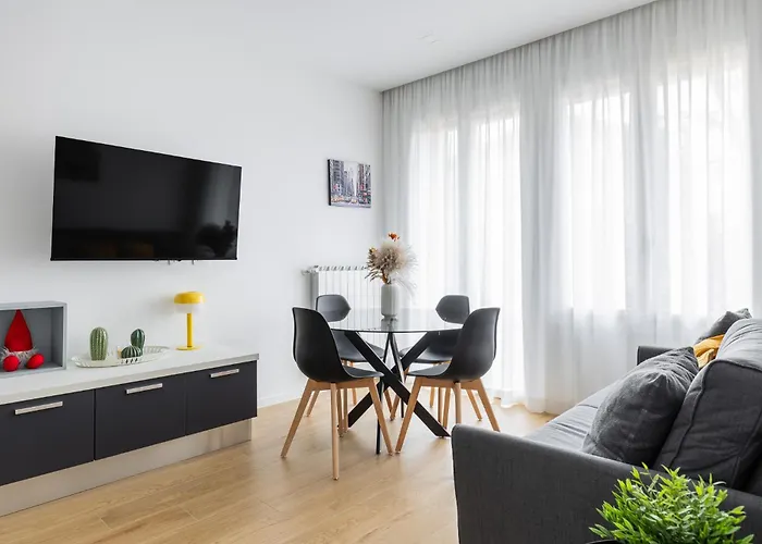 Silver Azzo Gardino N 9 Interno 4-3 아파트