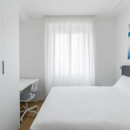 Silver Azzo Gardino N 9 Interno 4-3 ボローニャ